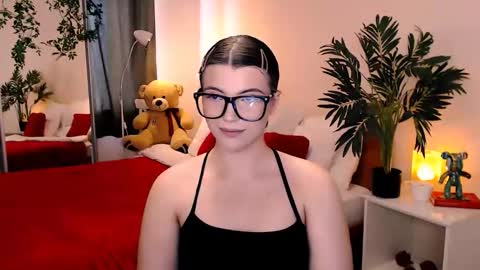 julia485262 online show from 06-03-26, 01:46
