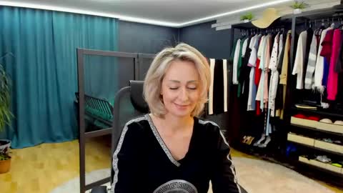 Snapshot of julia__cherry_ chatting on 05-14-26, 02:02 julia__cherry_ online show from 05-14-26, 02:02