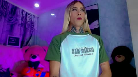 Snapshot of julia_bulette1 chatting on 06-16-26, 11:18 julia_bulette1 online show from 06-16-26, 11:18