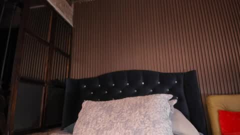 Julia online show from 04-12-26, 11:43