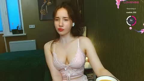 Snapshot of julia_ether chatting on 05-09-26, 08:52 Julia online show from 05-09-26, 08:52