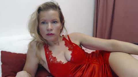 Snapshot of julia_giulia chatting on 02-05-25, 01:04 julia_giulia online show from 02-05-25, 01:04