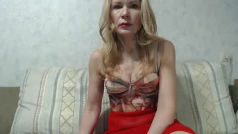 Snapshot of julia_giulia chatting on 02-12-25, 11:30 julia_giulia online show from 02-12-25, 11:30