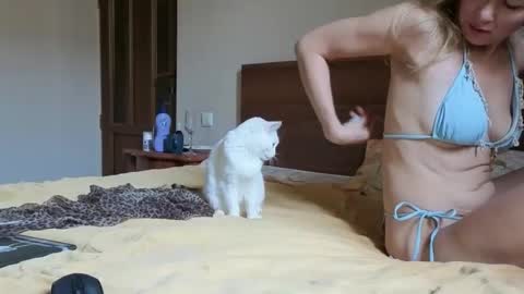 Snapshot of julia_giulia chatting on 10-09-25, 08:45 julia_giulia online show from 10-09-25, 08:45