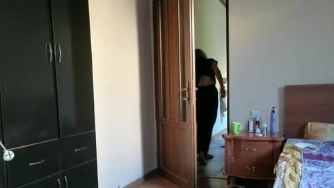 Snapshot of julia_giulia chatting on 10-11-25, 01:42 julia_giulia online show from 10-11-25, 01:42