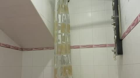 Snapshot of julia_giulia chatting on 11-05-25, 01:44 julia_giulia online show from 11-05-25, 01:44