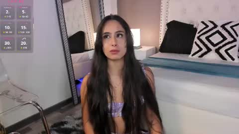 Snapshot of julia_martinezz_ chatting on 06-11-26, 11:30 J U L IA M A R T I N E Z online show from 06-11-26, 11:30