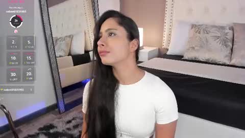 J U L IA   M A R T I N E Z online show from 07-01-26, 11:34