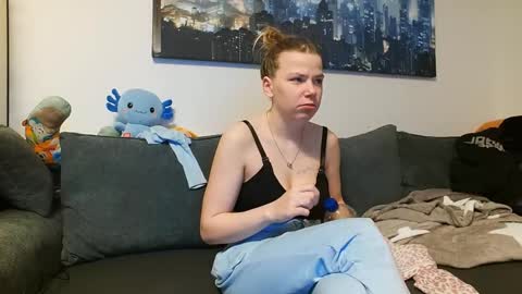 Snapshot of julia_official chatting on 02-12-25, 11:30 julia_official online show from 02-12-25, 11:30