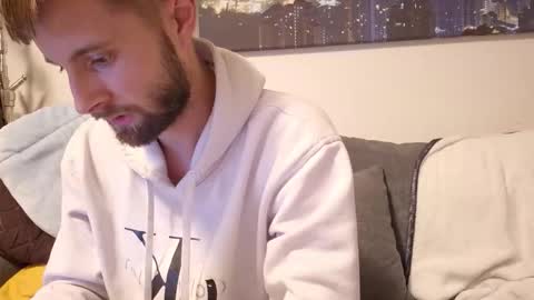 julia_official online show from 10-31-25, 10:22