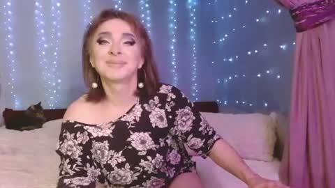 Snapshot of julia_renard chatting on 07-25-26, 08:12 Julia online show from 07-25-26, 08:12