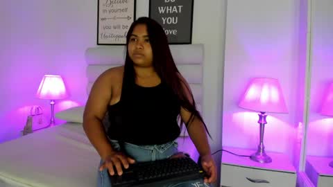 Snapshot of julia_sanchez chatting on 06-04-26, 08:04 julia_sanchez online show from 06-04-26, 08:04