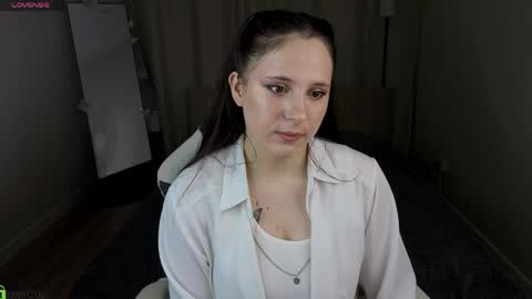 Snapshot of julia_shyy chatting on 05-09-26, 01:22 Julia Shyy online show from 05-09-26, 01:22