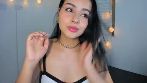 julia_strauns online show from 12-07-24, 04:09