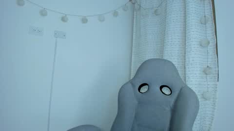 julia_strauns online show from 02-09-25, 09:58