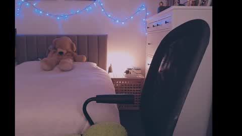 Snapshot of julialiones chatting on 12-24-24, 07:22 julialiones online show from 12-24-24, 07:22