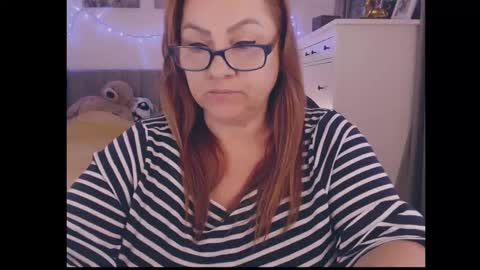 Snapshot of julialiones chatting on 11-23-25, 02:28 julialiones online show from 11-23-25, 02:28