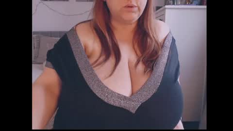 julialiones online show from 05-31-26, 10:11