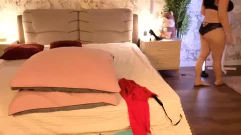 Snapshot of juliamillss chatting on 07-02-26, 12:10 juliamillss online show from 07-02-26, 12:10