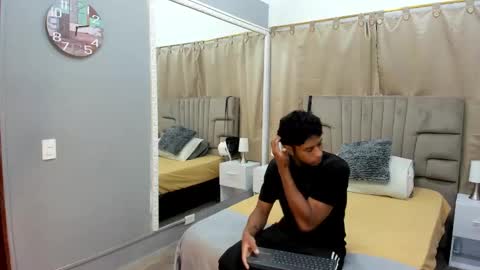 Snapshot of julian_billy chatting on 01-15-25, 11:32 julian billy online show from 01-15-25, 11:32