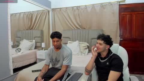 Snapshot of julian_billy chatting on 02-19-25, 06:10 julian billy online show from 02-19-25, 06:10