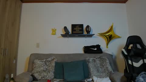 julian_wallace online show from 11-28-25, 03:47