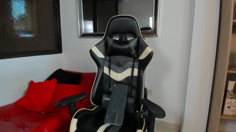 julian_wallace online show from 03-08-26, 10:02