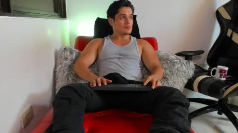 julian_wallace online show from 04-15-26, 07:58