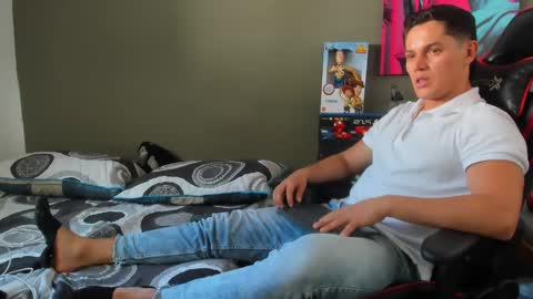 Snapshot of julian_wallace1 chatting on 05-22-26, 08:36 julian_wallace1 online show from 05-22-26, 08:36