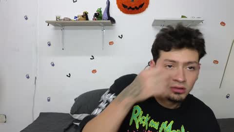 julian_whitee654 online show from 12-03-24, 08:28