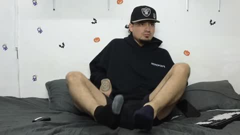 julian_whitee654 online show from 01-04-25, 12:05