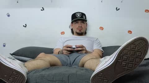 julian_whitee654 online show from 01-16-25, 08:36