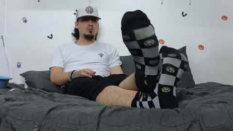 julian_whitee654 online show from 01-17-25, 08:55