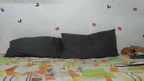 julian_whitee654 online show from 02-19-25, 03:38