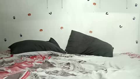 julian_whitee654 online show from 03-09-25, 05:49