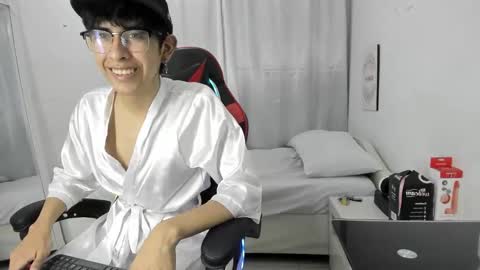 Julian online show from 03-17-26, 07:06