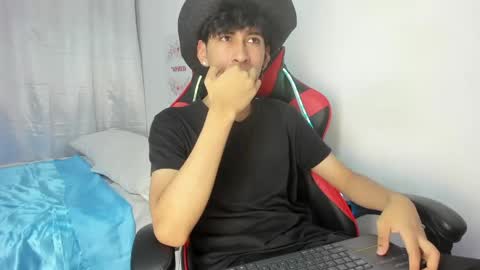 Snapshot of julian_xp chatting on 04-28-26, 07:08 Julian online show from 04-28-26, 07:08