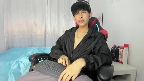 Snapshot of julian_xp chatting on 05-01-26, 07:07 Julian online show from 05-01-26, 07:07