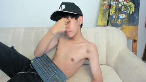 Snapshot of julian_xp chatting on 05-26-26, 02:35 Julian online show from 05-26-26, 02:35