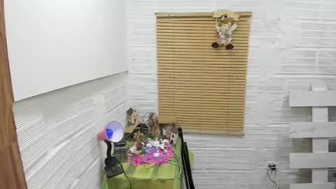 Snapshot of juliana_052318 chatting on 12-23-24, 12:57 juliana online show from 12-23-24, 12:57