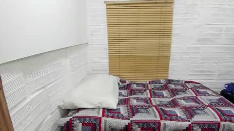 Snapshot of juliana_052318 chatting on 02-07-25, 01:36 juliana online show from 02-07-25, 01:36