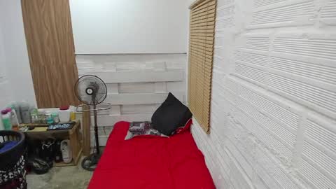 Snapshot of juliana_052318 chatting on 03-04-25, 11:54 juliana online show from 03-04-25, 11:54