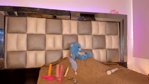 juliana_js_ online show from 03-06-25, 08:59