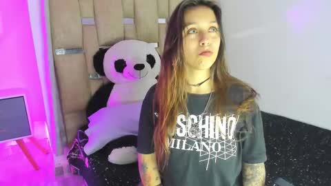 Snapshot of julianacarter chatting on 09-08-25, 07:35 JulianaCarter online show from 09-08-25, 07:35