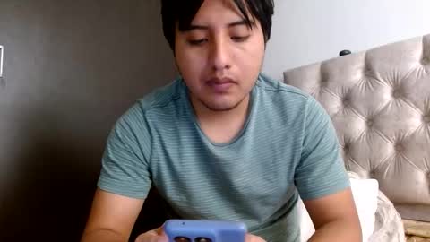 Snapshot of julianalvarez95 chatting on 05-03-26, 04:35 Julian online show from 05-03-26, 04:35
