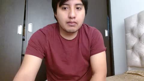 Snapshot of julianalvarez95 chatting on 05-18-26, 05:30 Julian online show from 05-18-26, 05:30