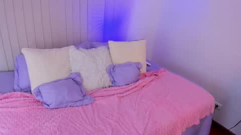 Snapshot of julianne__ chatting on 02-04-25, 11:05 Julianne online show from 02-04-25, 11:05