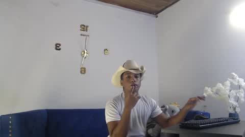 Juliann online show from 10-08-25, 02:58