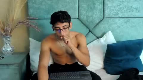 Snapshot of julianrouss chatting on 06-20-26, 08:11 Julian online show from 06-20-26, 08:11
