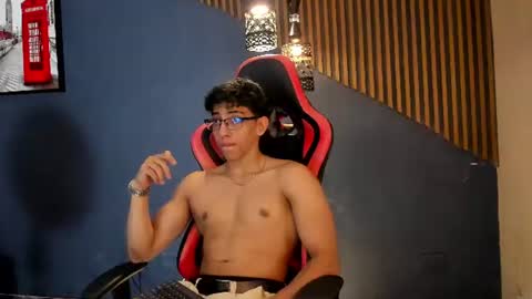 Snapshot of julianrouss chatting on 06-22-26, 08:39 Julian online show from 06-22-26, 08:39